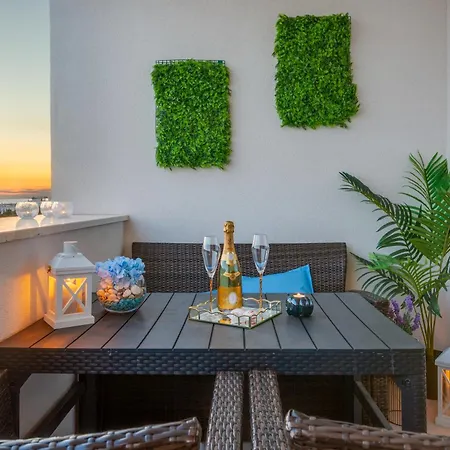 Stella Maris 2bdr, Balcony, Sea View, Garage, Bbq