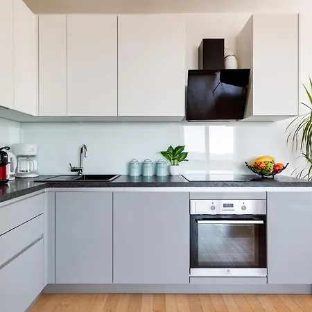 Apartamento Stella Maris 2bdr, Balcony, Sea View, Garage, Bbq