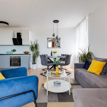 Stella Maris 2bdr, Balcony, Sea View, Garage, Bbq