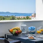 Stella Maris 2bdr, Balcony, Sea View, Garage, Bbq Apartman *