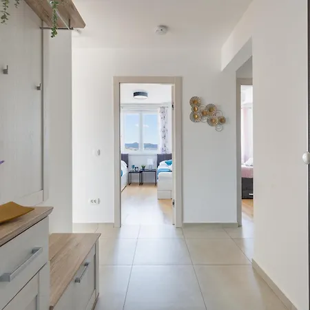 Apartamento Stella Maris 2bdr, Balcony, Sea View, Garage, Bbq