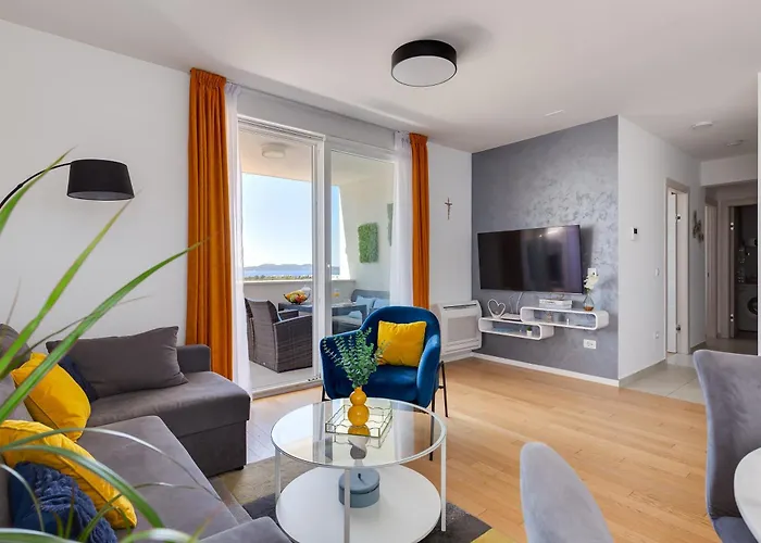 Stella Maris 2bdr, Balcony, Sea View, Garage, Bbq