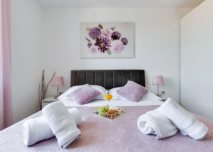 Stella Maris 2bdr, Balcony, Sea View, Garage, Bbq Apartment