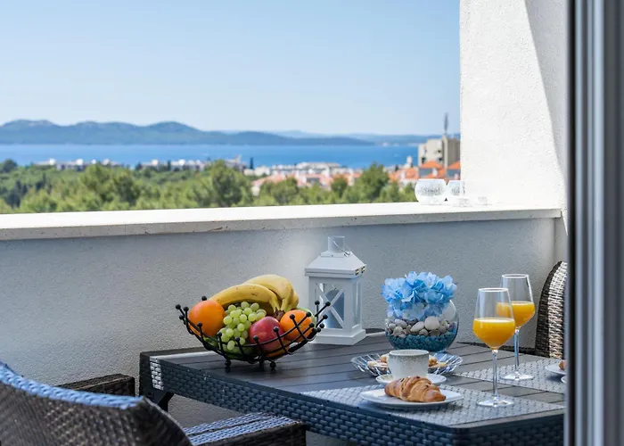 Stella Maris 2bdr, Balcony, Sea View, Garage, Bbq Apartment *